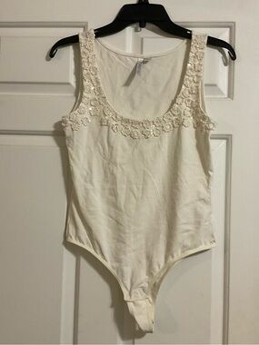 Forever New Cream Scoop Neck Bodysuit with Delicate Trim